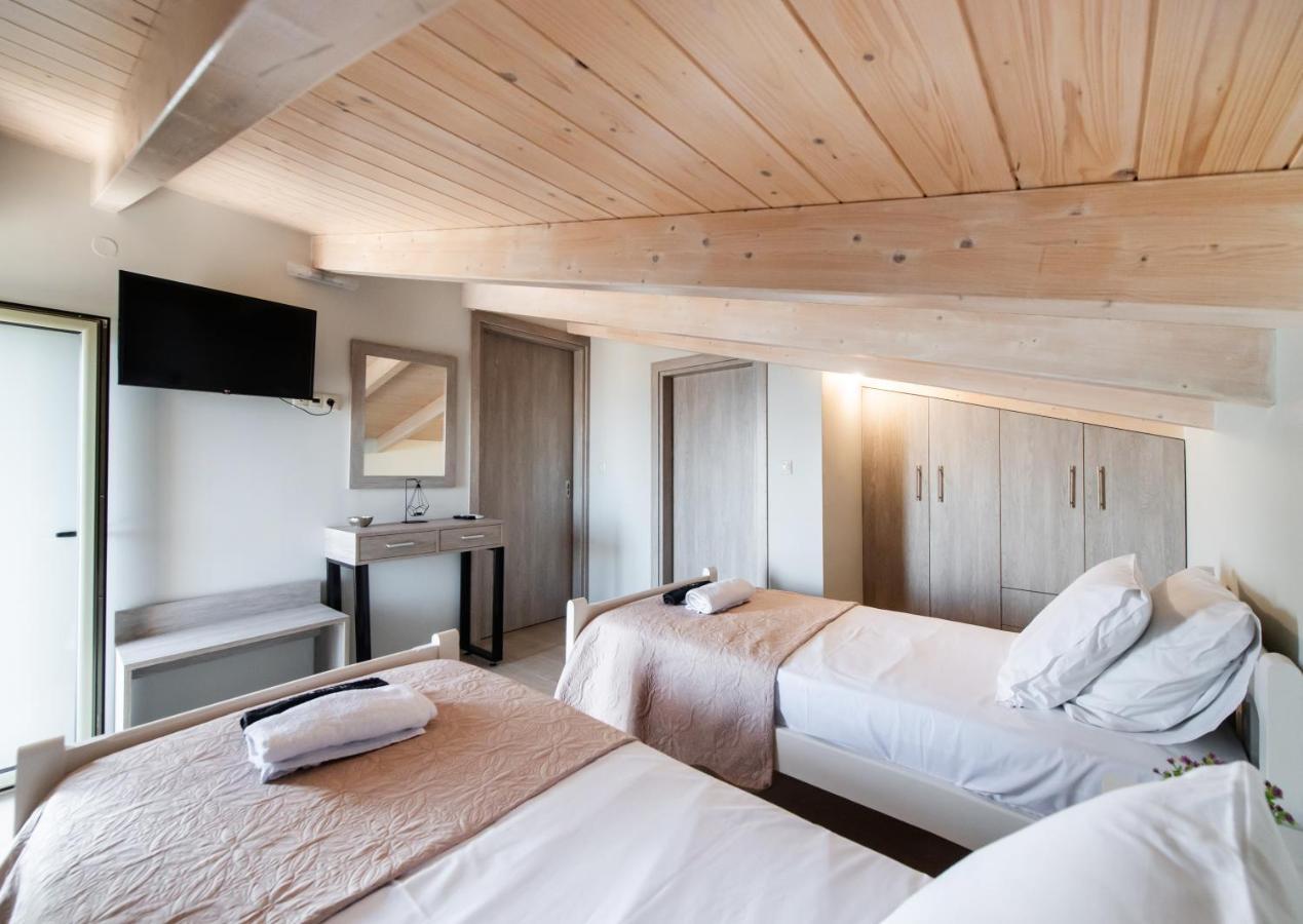 Villelia View Villas 1 Apolpaina Dış mekan fotoğraf